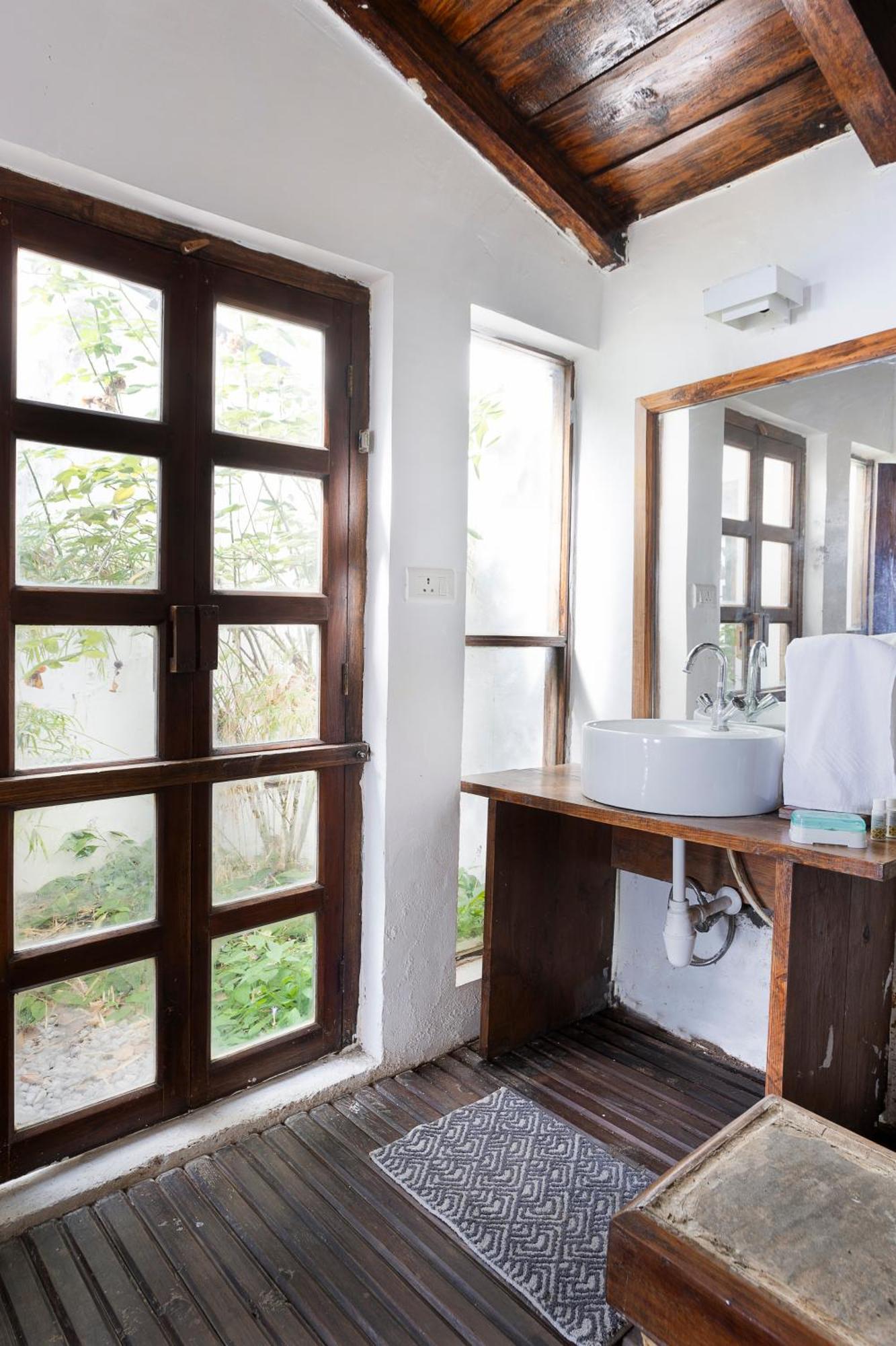 Dunagiri Retreat Dwarahat Bilik gambar